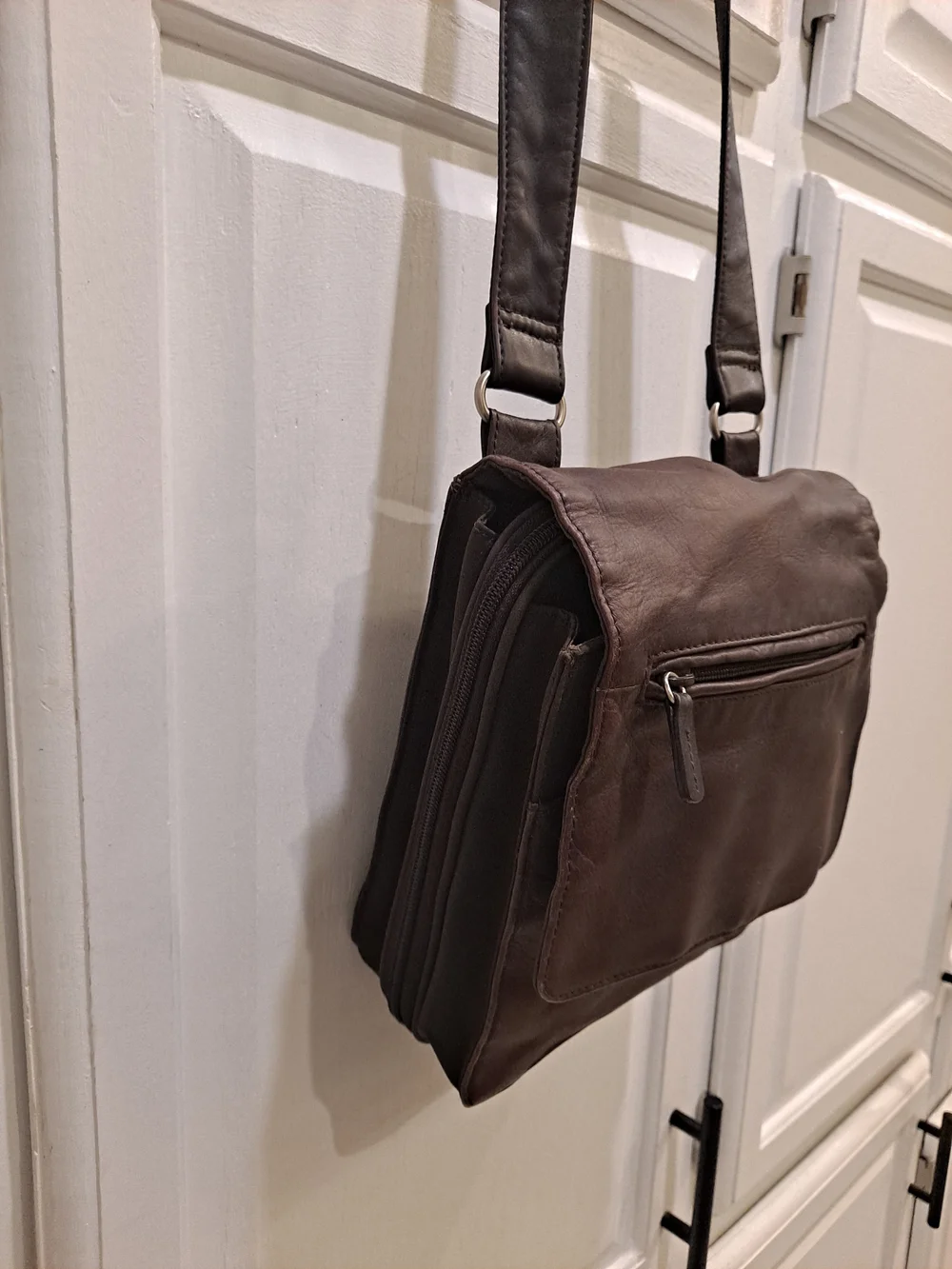 CAFE By Marlo Vintage Compact Leather Messenger Bag Dark Brown Organizer Travel